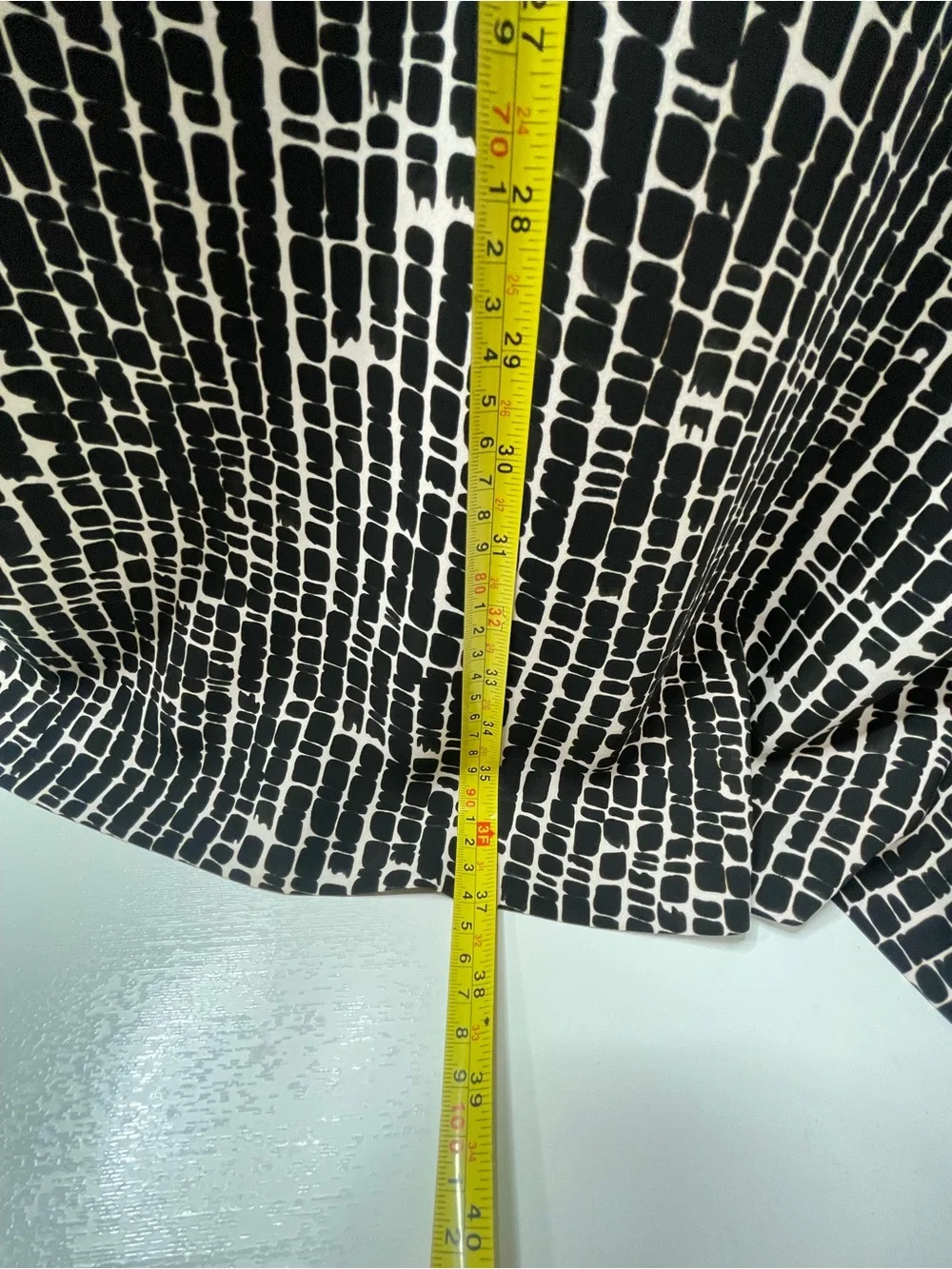 Max Mara Studio Black & White Geometric
Textured Shift Dress - Size M (IT 42) - Picture 7 of 7